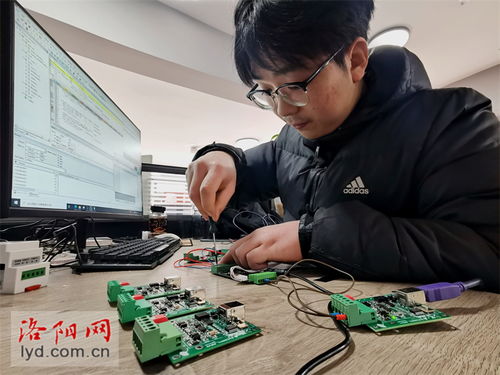 抢占电子信息产业先机 以信息技术研发驱动跨越式发展